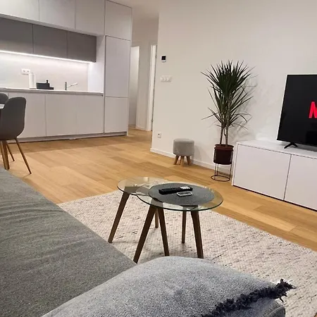 Vapartment Nova Vajnorska , Private Parking アパート *