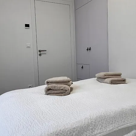 Vapartment Nova Vajnorska , Private Parking דירה